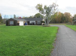 6371 Utley Rd, Akron, NY 14001