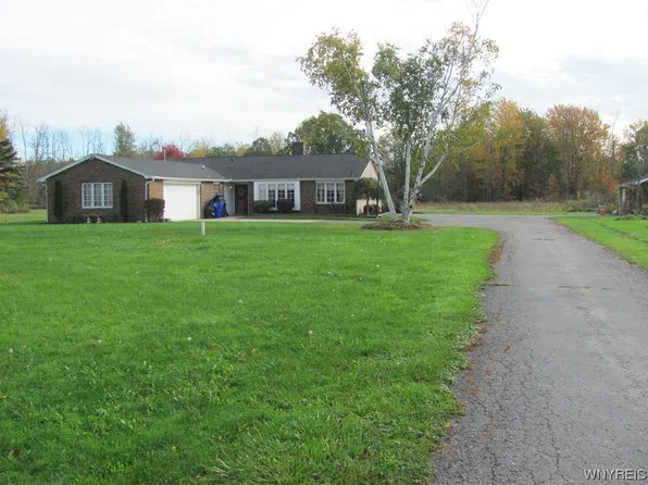 6371 Utley Rd, Akron, NY 14001