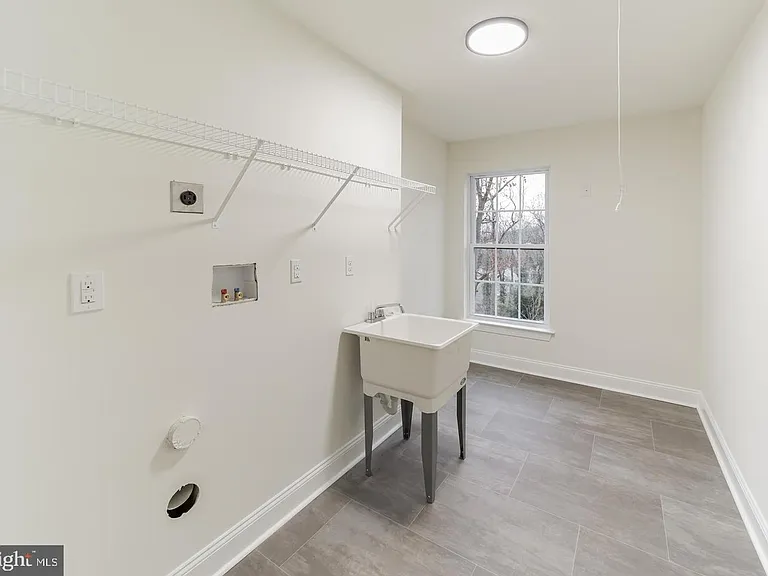 274 Oak Ave — Photo 20