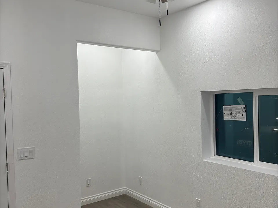 Building Photo 4