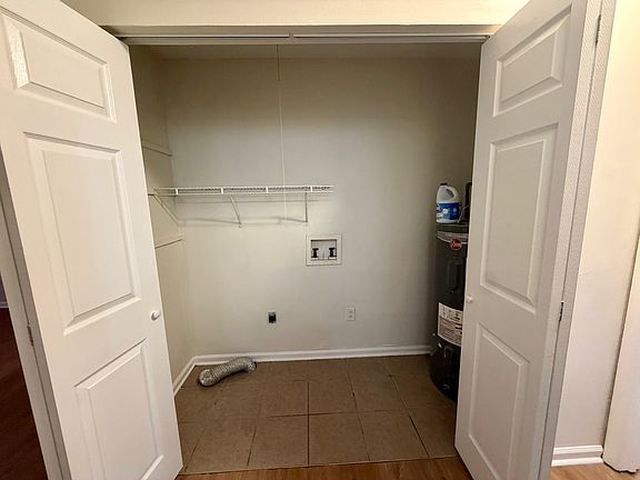 5th image of 1570 Summerhill Dr
