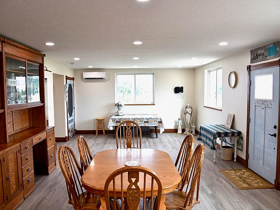 3rd image of 218 Deryn St