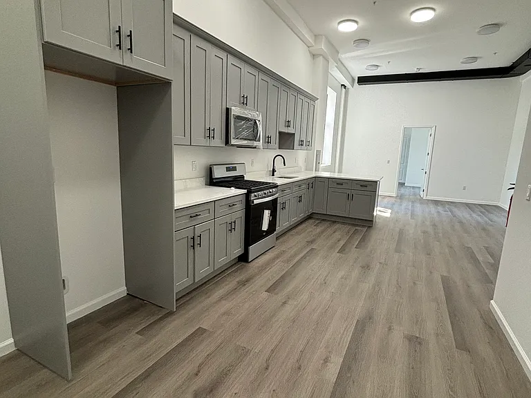24-30 Elm St #201 — Photo 2