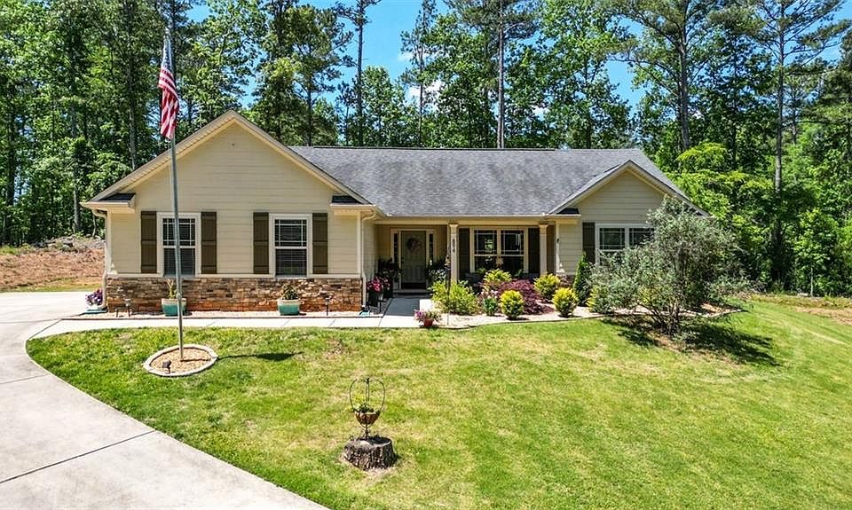 1st image of 894 Happy Valley Cir