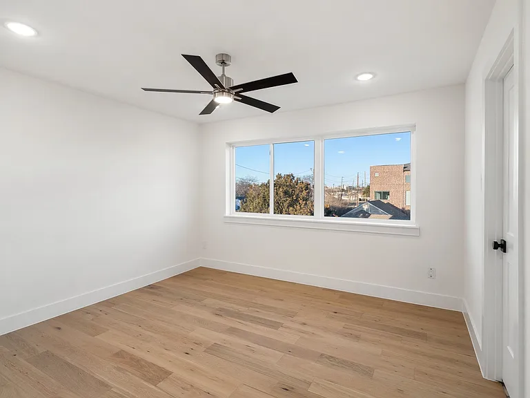 2348 Wycliff Ave — Photo 34