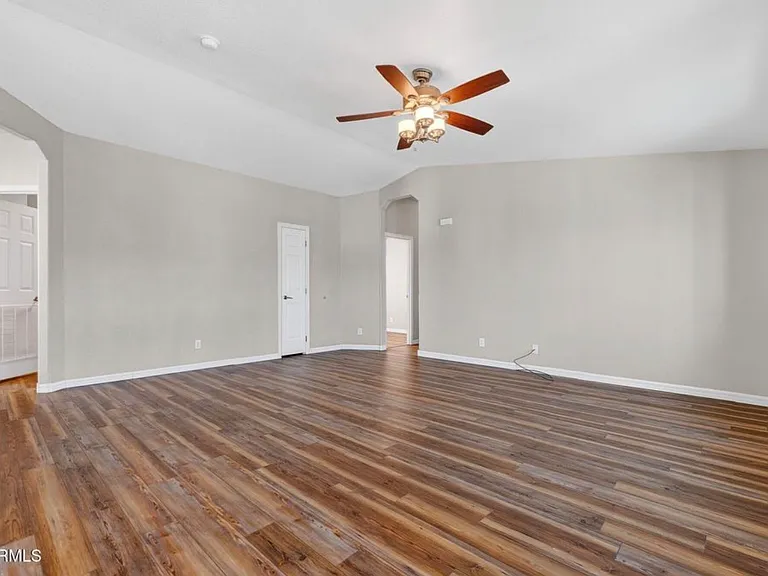 1171 Louie St — Photo 9