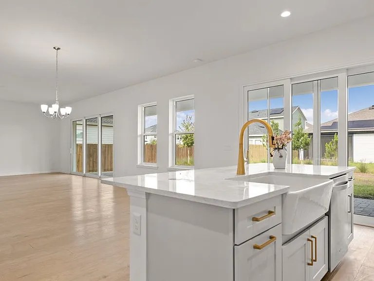3113 Expedition Dr — Photo 8