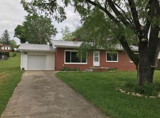 349 Palmer Dr, Franklin, NC 28734