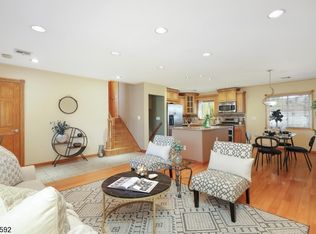 633 Inwood Rd, Linden, NJ 07036