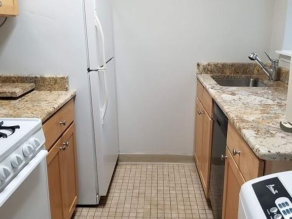 4th image of 620 S Hancock St Floor 2