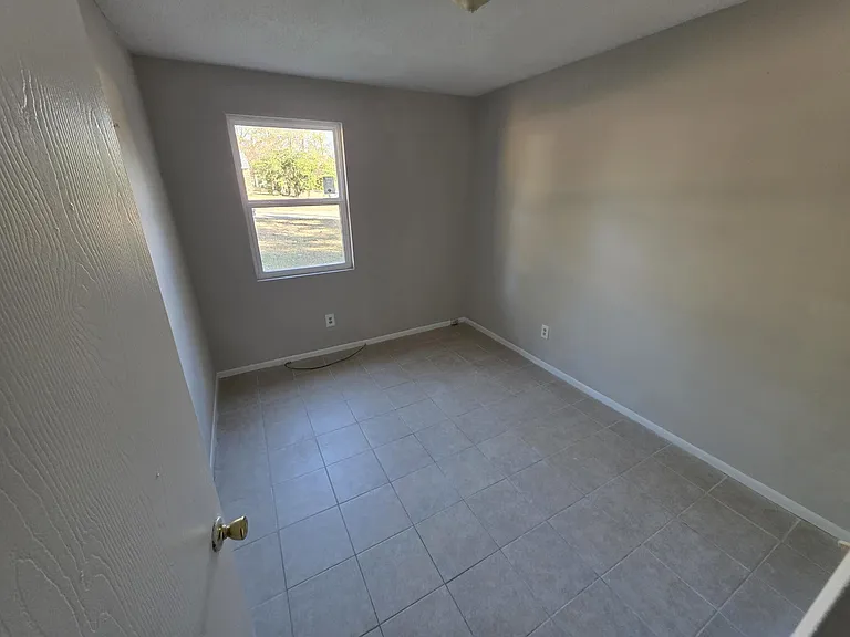 4305 Parkwood Dr — Photo 7
