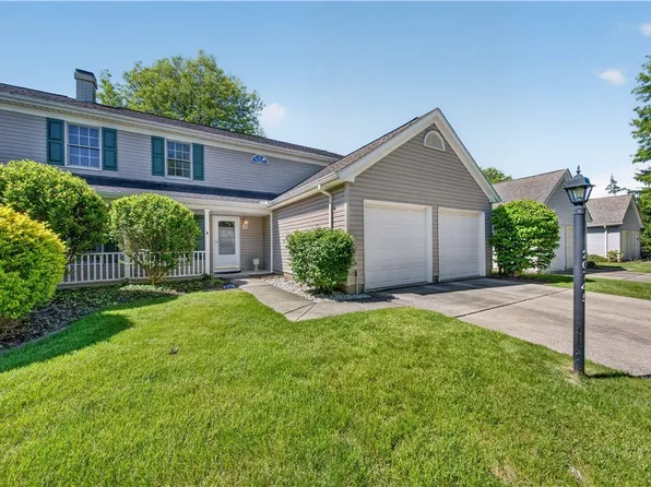 20745 Sun Meadow Trl, Strongsville, OH 44149