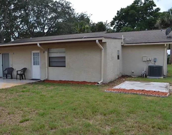 212 Devon St — Photo 3