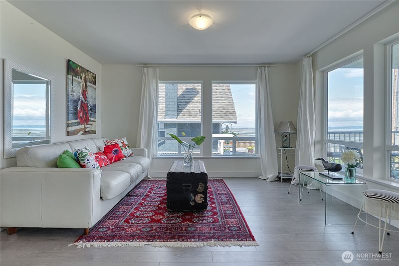 5th image of 177 Bay View Drive
