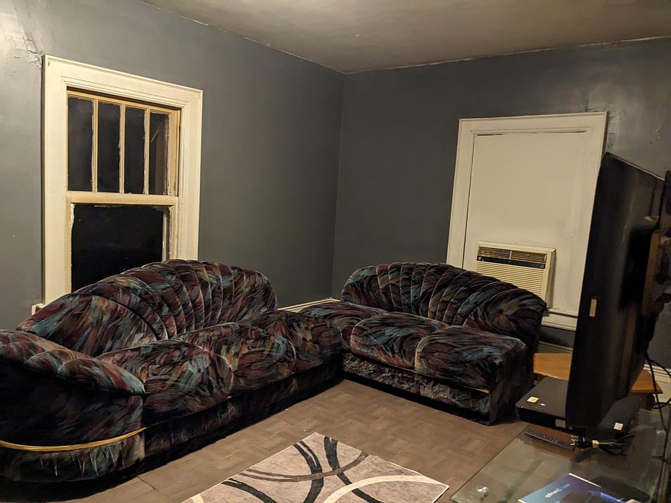 1st image of 1907 Chandler Dr #2
