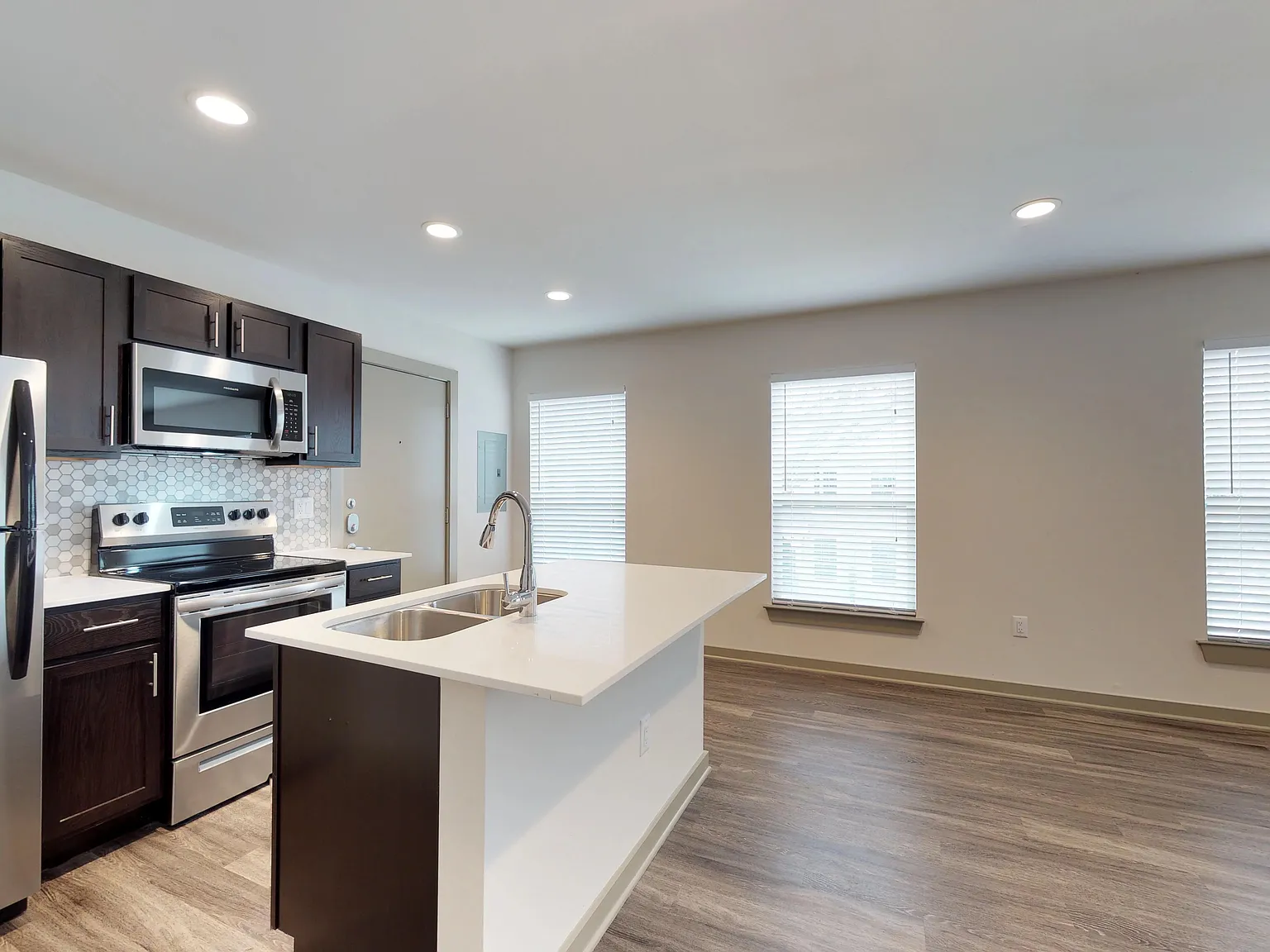 1 bed, 813 sqft, $1,450 — Photo 3