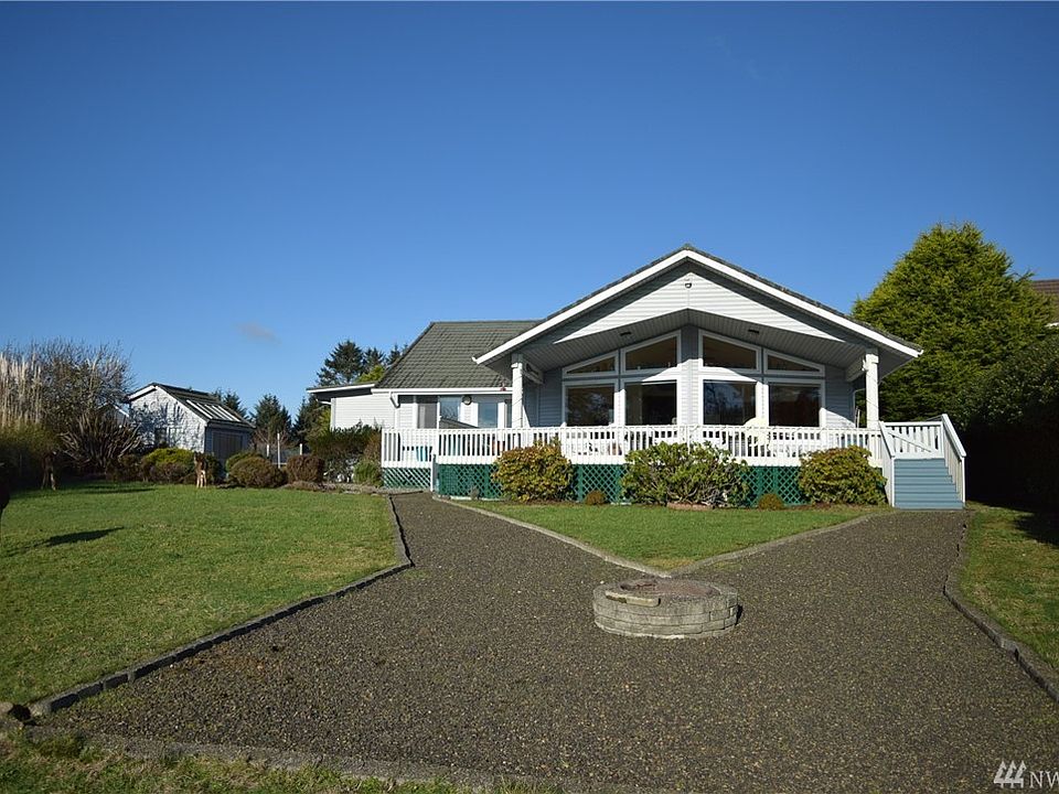 1st image of 373 Lake Bay Loop SE