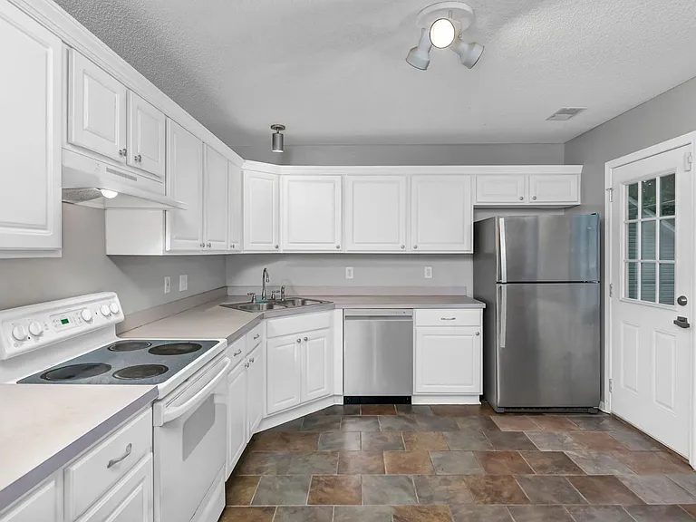 109 Gibson Forest Dr — Photo 8
