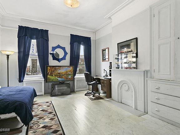 5th image of 23 Melrose St
