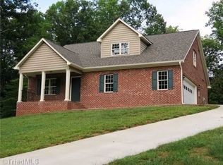 740 Dodson Dr, Walnut Cove, NC 27052