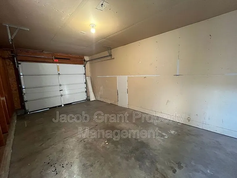 627 Hoopes Ave #1 — Photo 9