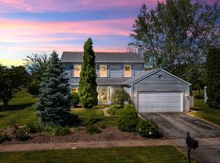 1369 Carleton Cir, Naperville, IL 60565