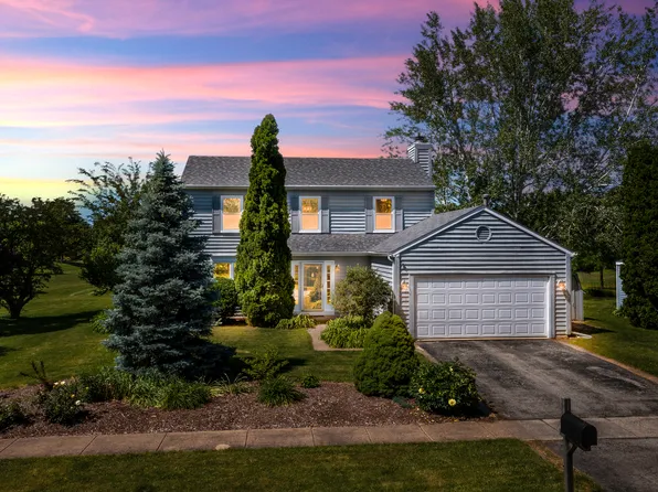 1369 Carleton Cir, Naperville, IL 60565