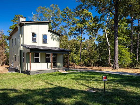 2nd image of 1105 Lakeside Cir