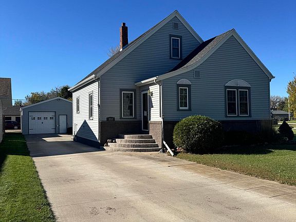 4th image of 212 Hougen St S