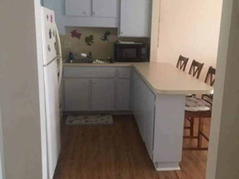 810 Kings Ct #B — Photo 1