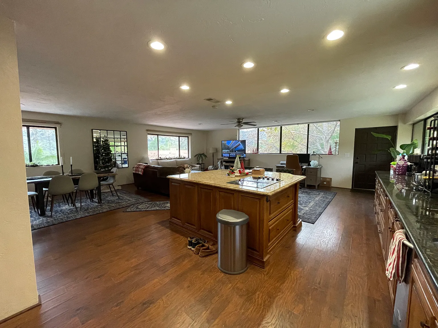 15504 Hawley Pl — Photo 4