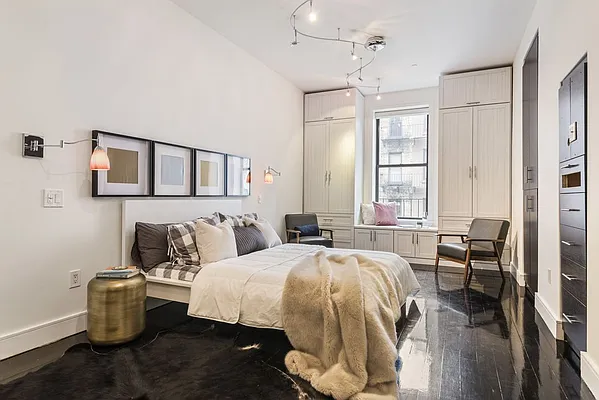 Sold by Compass | media 7