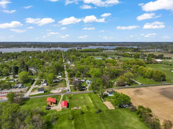 5645 Fairfield Beach Rd NE, Thornville, OH 43076