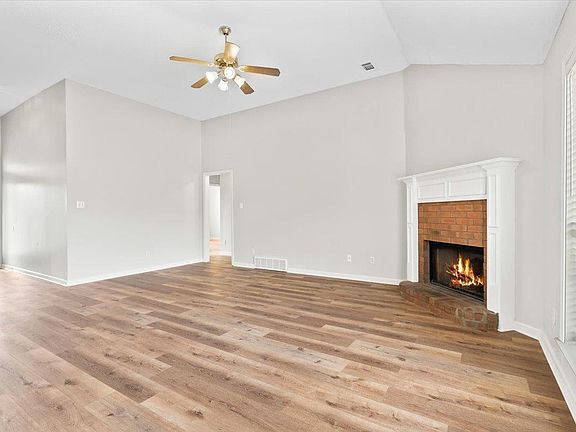 5th image of 8250 Floral Springs Dr