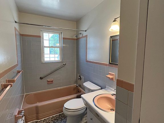 3rd image of 76 Hunt Ave #3A