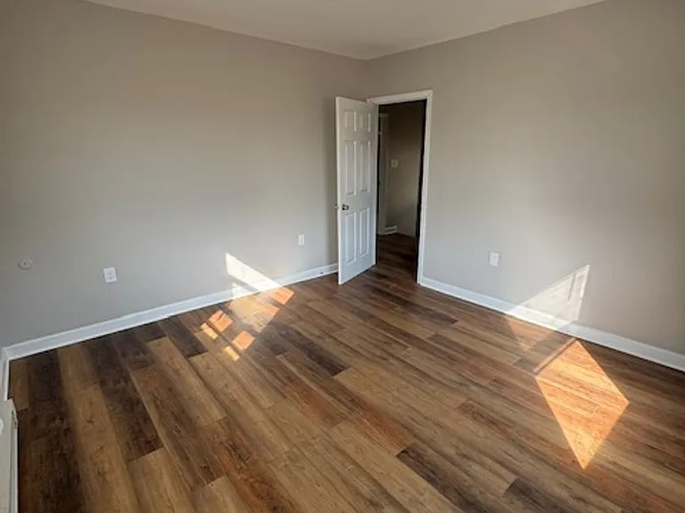 1332 Stevens Ave — Photo 17