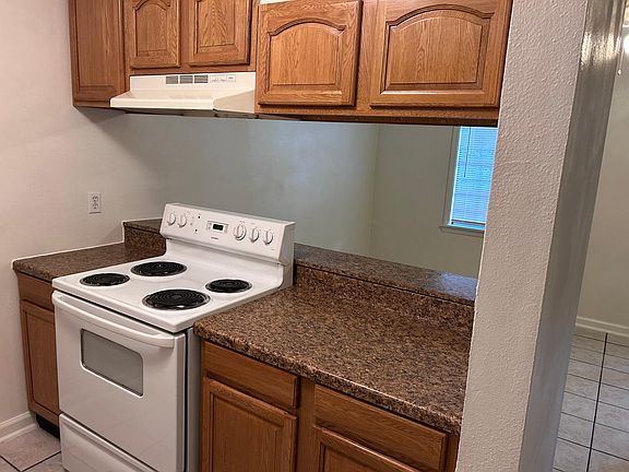 5th image of 301 Franklin Ave APT 12