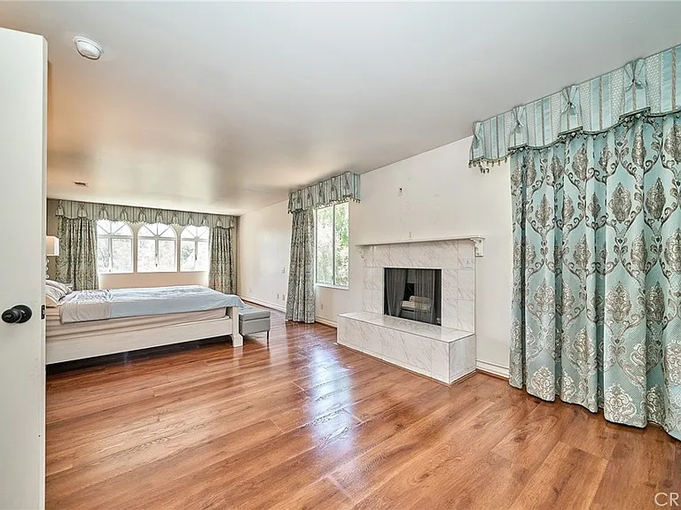 1089 Village Dr — Photo 25