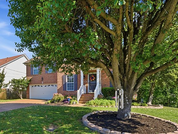 3rd image of 2733 Welshcrest Dr