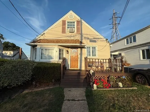 82 Westcott Street, Inwood, NY 11096