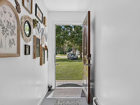 4th image of 26844 Shiawassee Rd