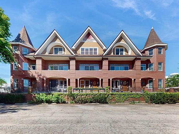 2nd image of 907 South Blvd APT 3