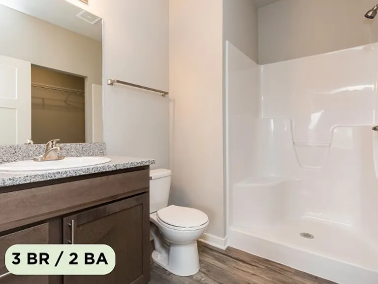 1360 SE Bishop Dr — Photo 4