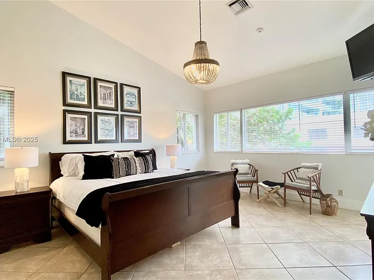 302 Balboa St — Photo 22