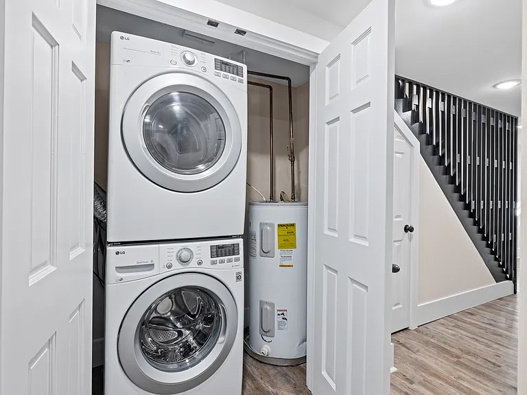 52 Q St NE #1 — Photo 11