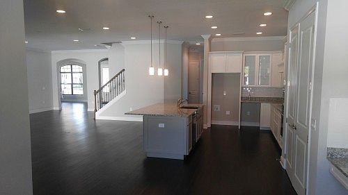 4th image of 3313 W Knights Ave
