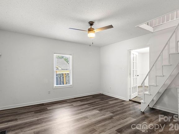 5th image of 609 S Oak St