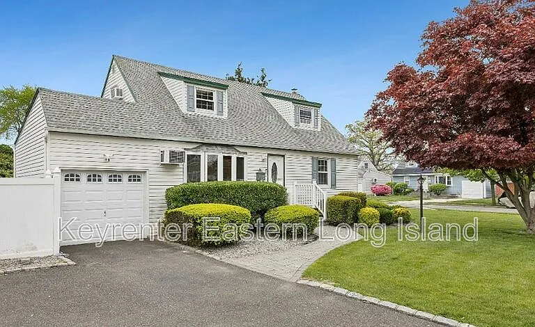 2 Dorset Ln — Photo 1