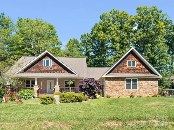 25 Kelly Fields Dr, Alexander, NC 28701