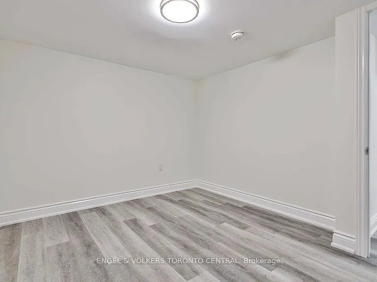 51B Fernwood Park Ave — Photo 19